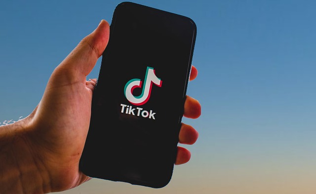 Jasa Share TikTok sebagai Solusi Distribusi Konten untuk Menembus Persaingan Digital