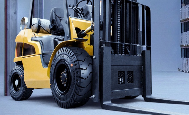 Jual Ban Forklift dan Kebutuhan Alat Berat Lainnya Terbaik Hanya di Berkat Partindo Abadi