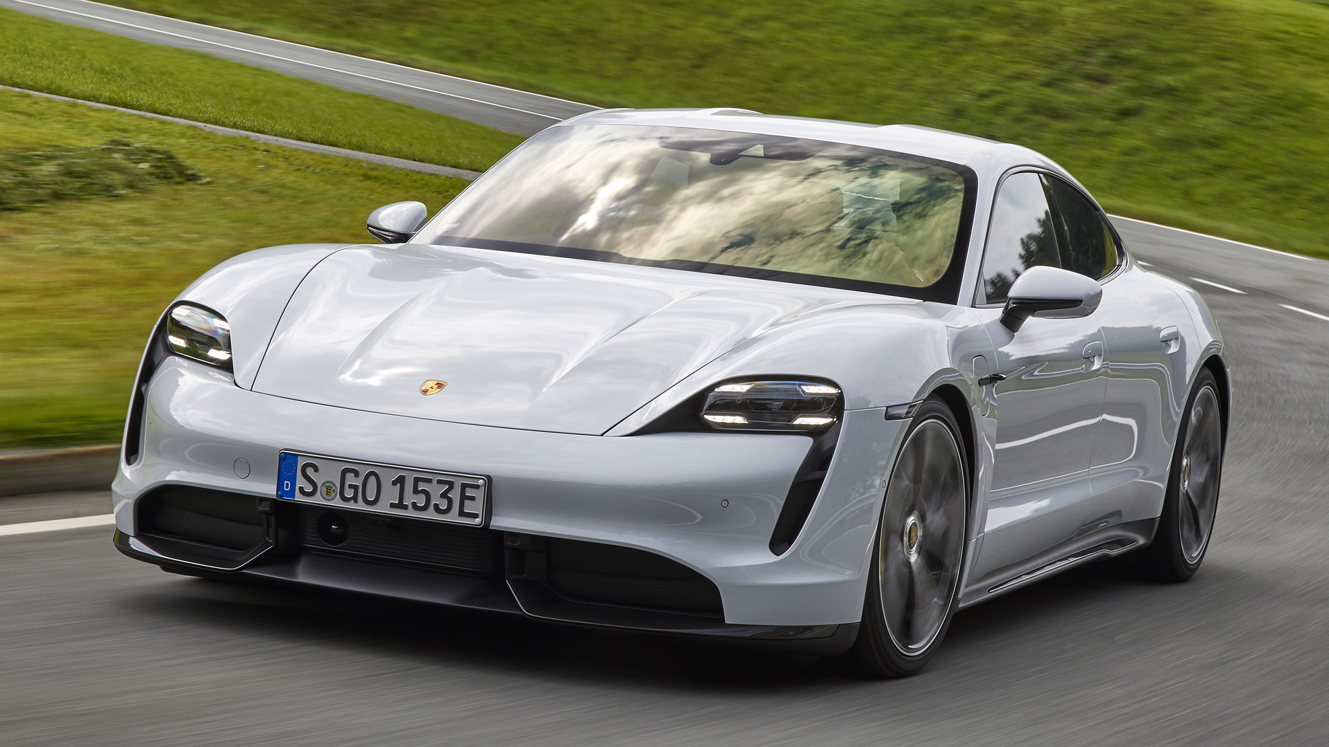 Evolusi Desain Dashboard Digital pada Mobil Porsche Terbaru