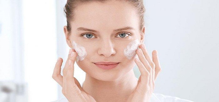 Wajib Tahu Nih Alasan Penting Rutin Menggunakan Produk Skincare 