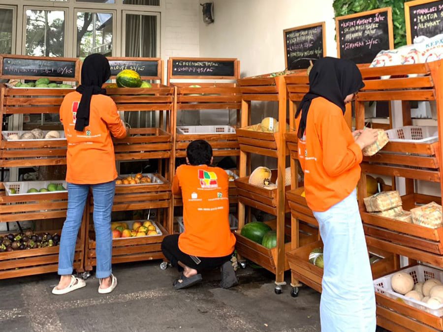 OmahBuah â€“ Membawa Kesegaran Buah ke Pintu Rumah Anda dan Peluang Bisnis Bagi Petani Buah.