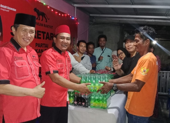 Perkuat Solidaritas Kader, DPW Gerakan Rakyat Sulteng Salurkan Bantuan Minuman Lebaran untuk Pengurus di Kabupaten Sigi