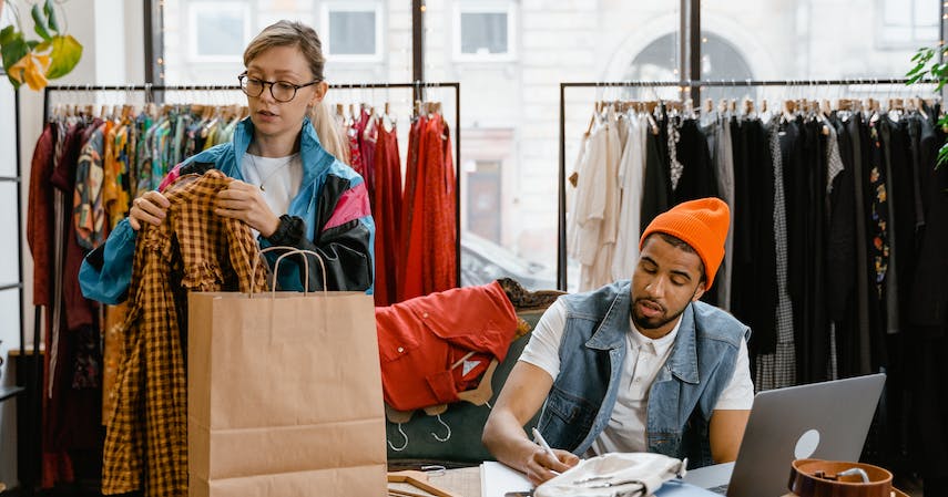 Bisnis Fashion Online Muslimah: Kombinasi Gaya, Syar’i, dan Cuan