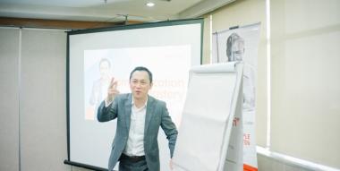 Tren Pelatihan Penjualan Online: Dari Webinar ke Virtual Coaching