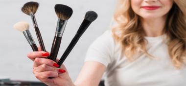5 Bahaya Tidak Membersihkan Kuas Make up