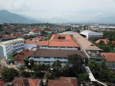 Integrasi IMTAQ dan IPTEK dalam Kegiatan Ekstrakurikuler di SMA Islam Al Masoem Bandung