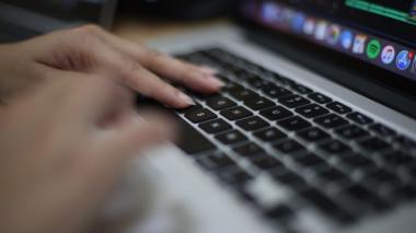 Jasa Buzzer Di Era Pemilu Digital