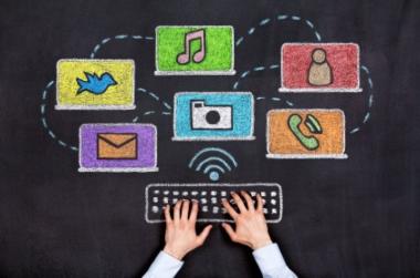 Bagaimana Jasa Ulasan Positif Membangun Kepercayaan Audiens Secara Efektif